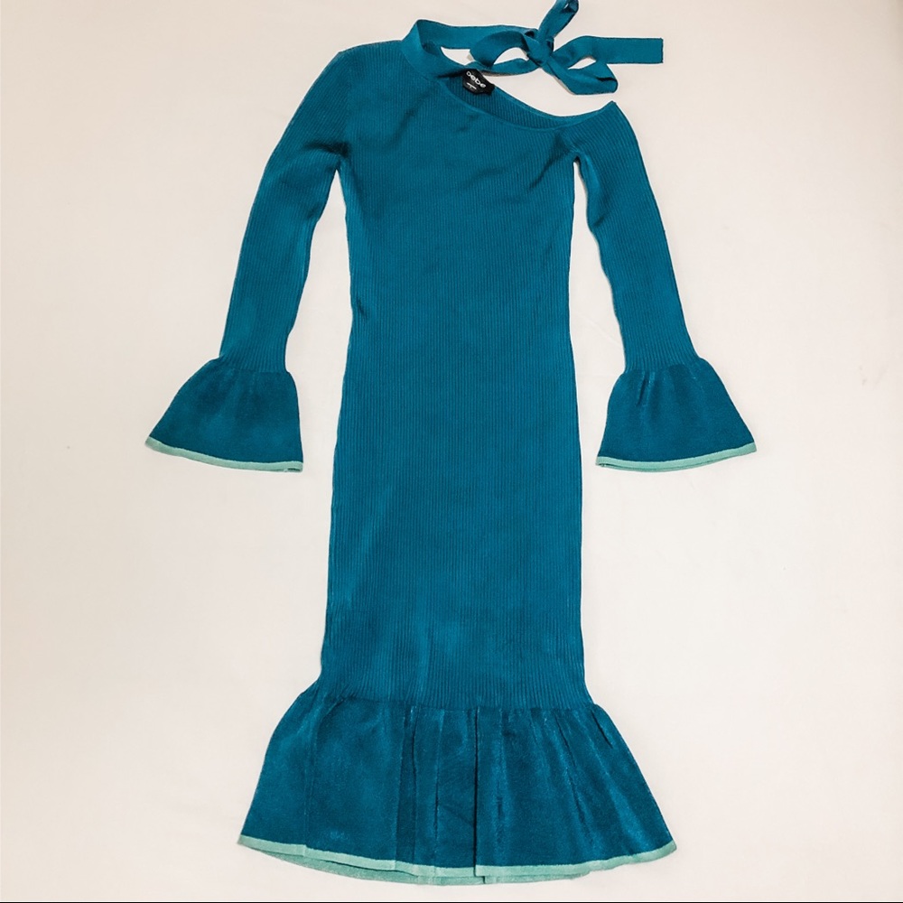 BEBE knit dress. Small